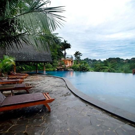 Sangria Resort And Spa Lembang Exterior photo